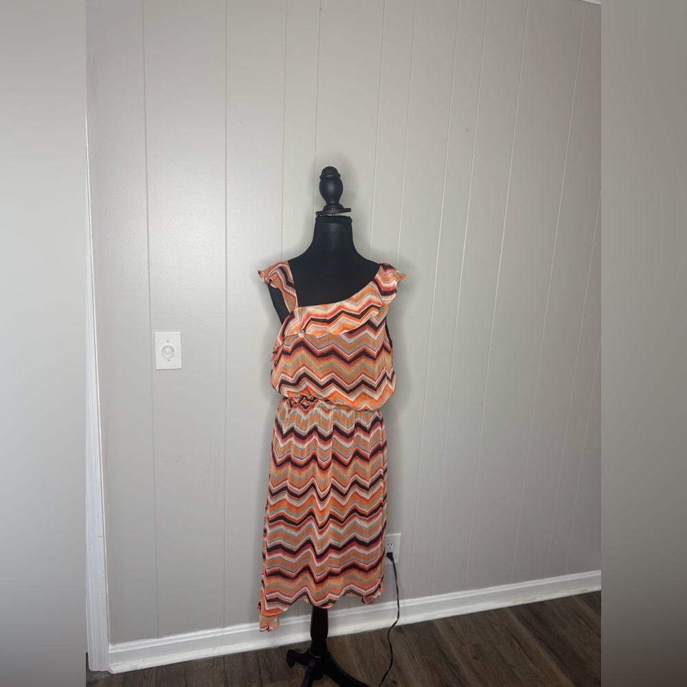 Sophia Christina Chevron flowy summer dress with ruffle strap on one side